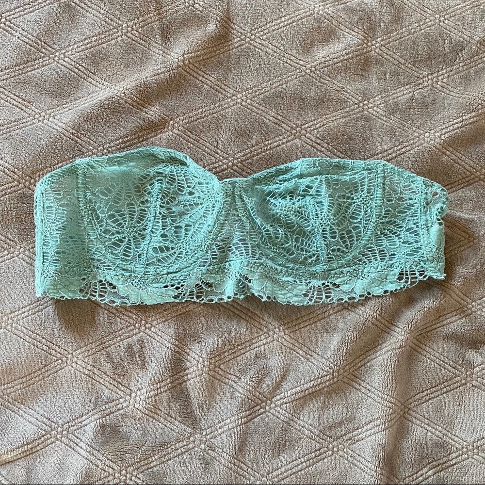 New Tilly’s Free Fallin Lace Bandeau